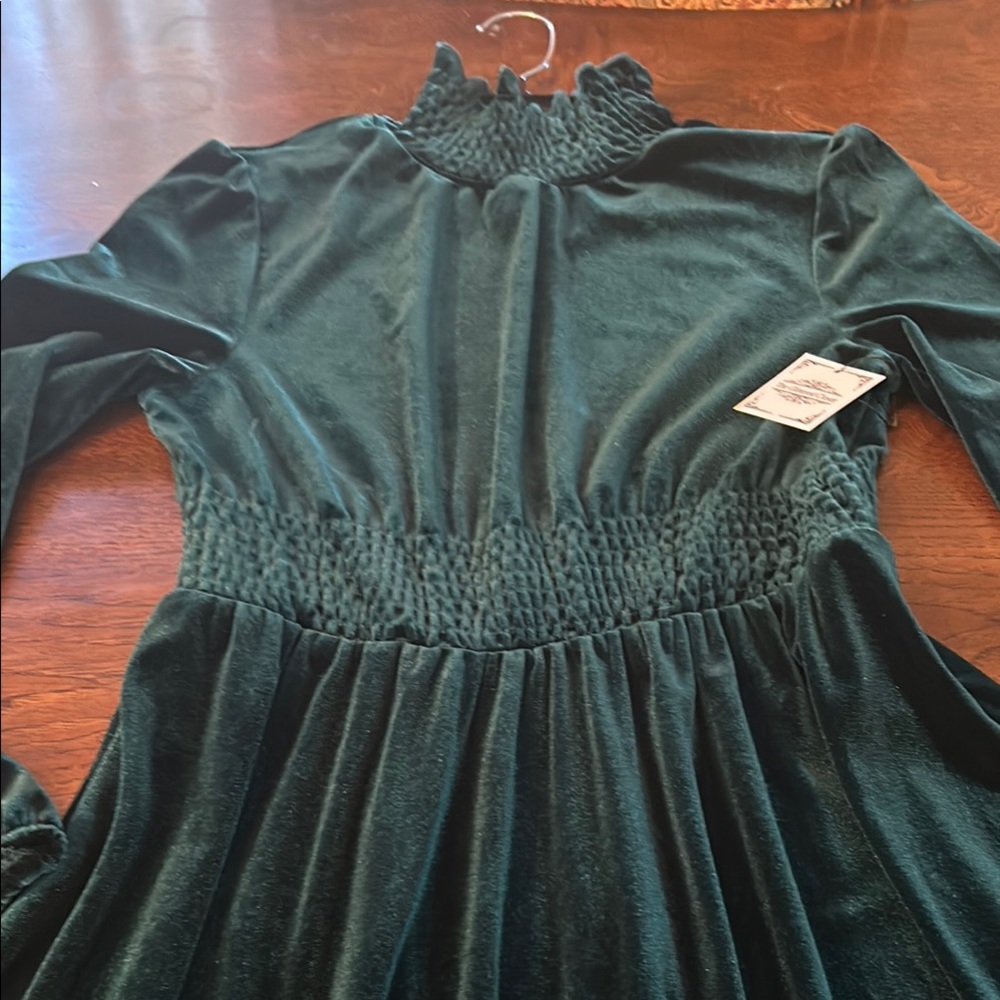 Elegant Green Velvet Kids Dress